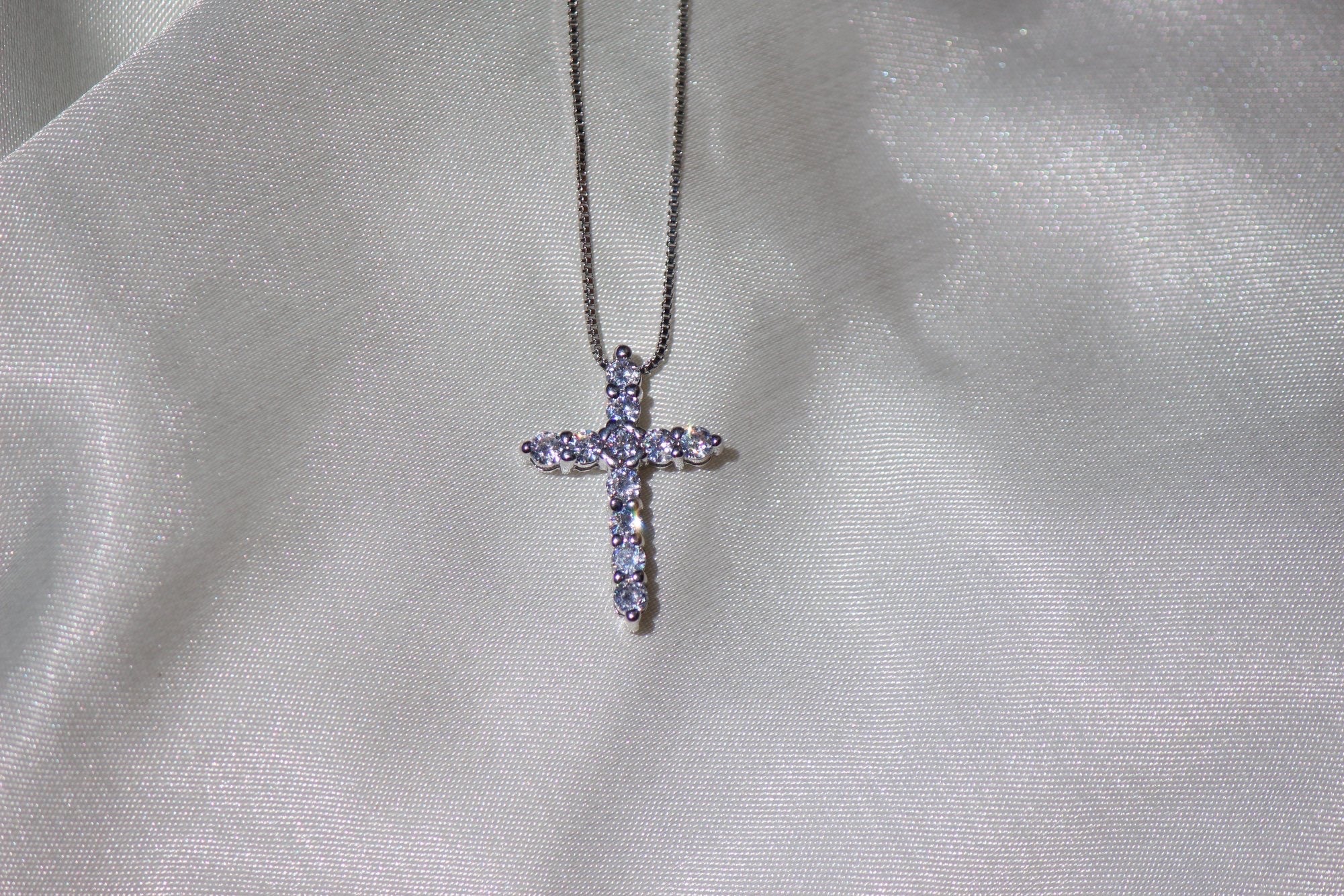 ICY CROSS NECKLACE - Bling Ting